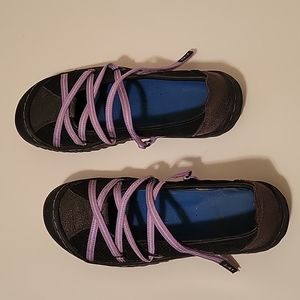 J-41 Jeep Engineered Traction Solo Adventure Shoes. Sz 8